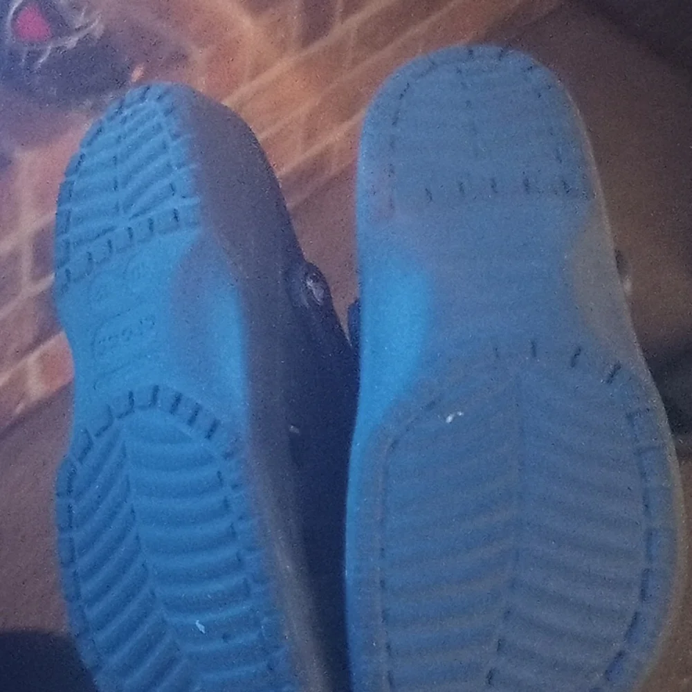 Crocs - Picture 2 of 4